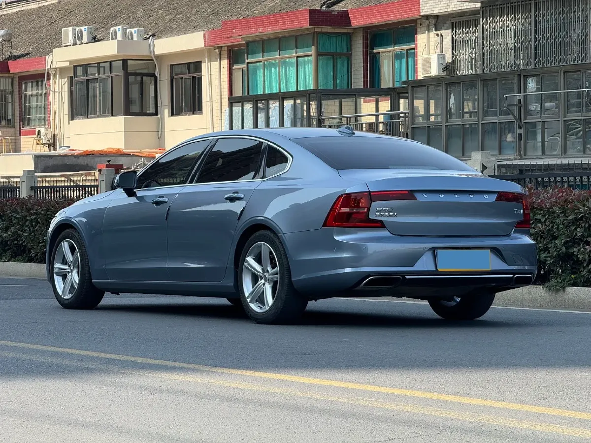 2018 Volvo S90 2.0T 190HP L4 8AT,autocango,china used car exporter,china ev exporter,chinese used car exporter,chinese used ev exporter