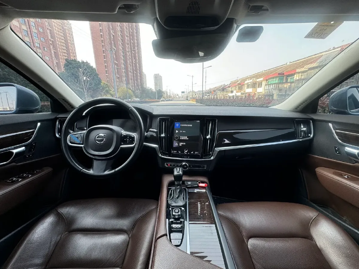 2018 Volvo S90 2.0T 190HP L4 8AT,autocango,china used car exporter,china ev exporter,chinese used car exporter,chinese used ev exporter