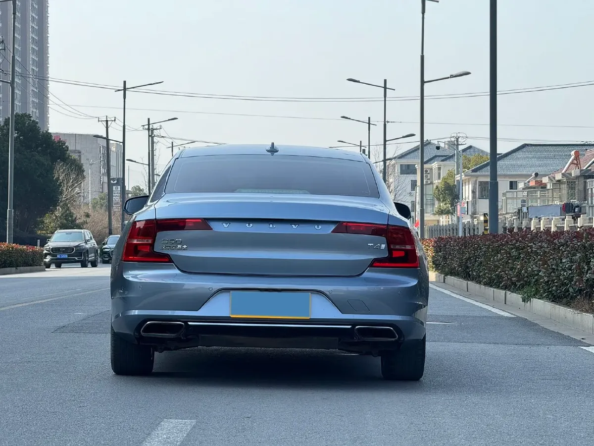 2018 Volvo S90 2.0T 190HP L4 8AT,autocango,china used car exporter,china ev exporter,chinese used car exporter,chinese used ev exporter