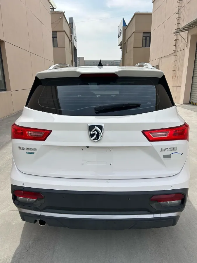 2021 BaoJun 530 1.5T 147HP L4 6MT,autocango,china used car exporter,china ev exporter,chinese used car exporter,chinese used ev exporter