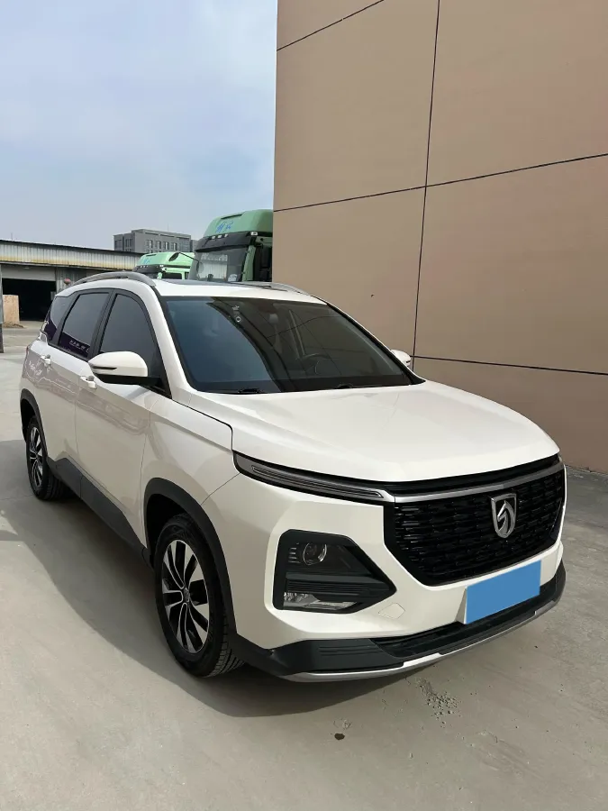 2021 BaoJun 530 1.5T 147HP L4 6MT,autocango,china used car exporter,china ev exporter,chinese used car exporter,chinese used ev exporter