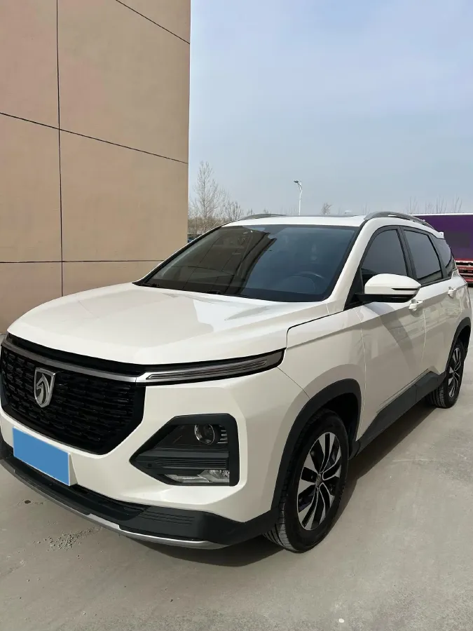 2021 BaoJun 530 1.5T 147HP L4 6MT,autocango,china used car exporter,china ev exporter,chinese used car exporter,chinese used ev exporter