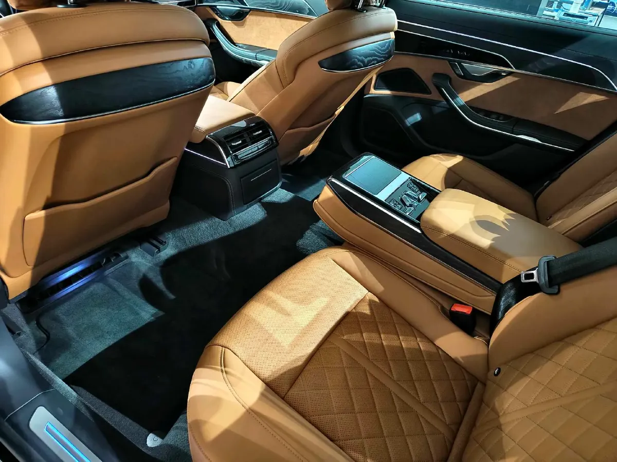 2024 Audi A8 3.0T 286HP V6 8AT,autocango,china used car exporter,china ev exporter,chinese used car exporter,chinese used ev exporter