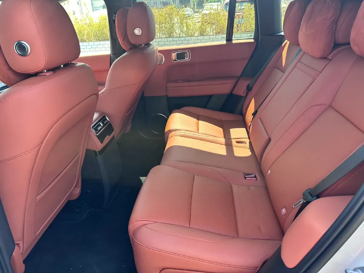 2024 Li L6 Range Extended 154HP L4 REEV 36.8KWH,autocango,china used car exporter,china ev exporter,chinese used car exporter,chinese used ev exporter