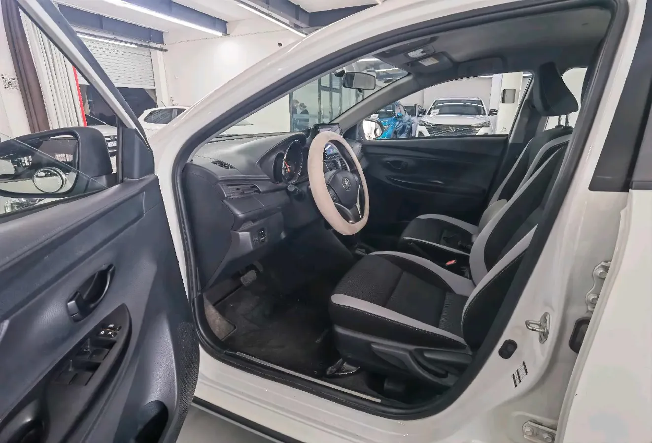 2022 Toyota Yaris L 1.5L 112HP L4 CVT,autocango,china used car exporter,china ev exporter,chinese used car exporter,chinese used ev exporter