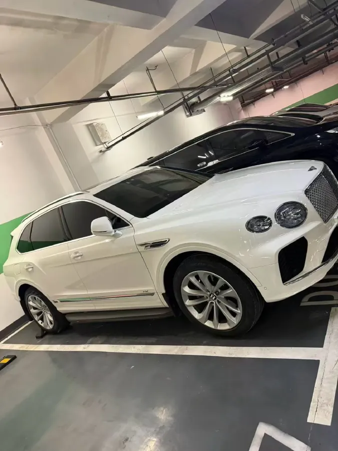 2021 Bentley Bentayga 4.0T 550HP V8 8AT,autocango,china used car exporter,china ev exporter,chinese used car exporter,chinese used ev exporter