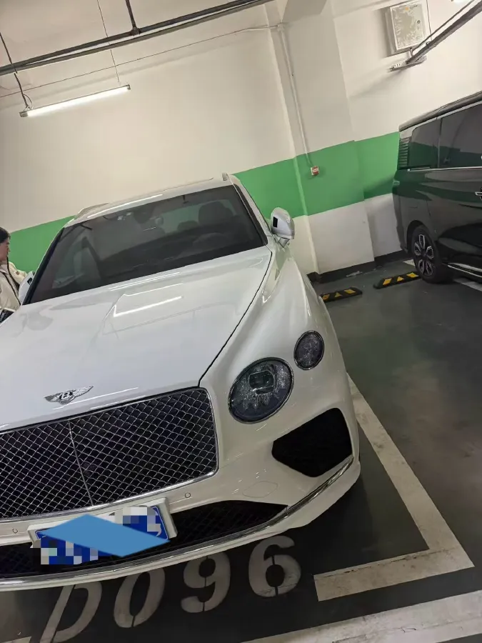 2021 Bentley Bentayga 4.0T 550HP V8 8AT,autocango,china used car exporter,china ev exporter,chinese used car exporter,chinese used ev exporter