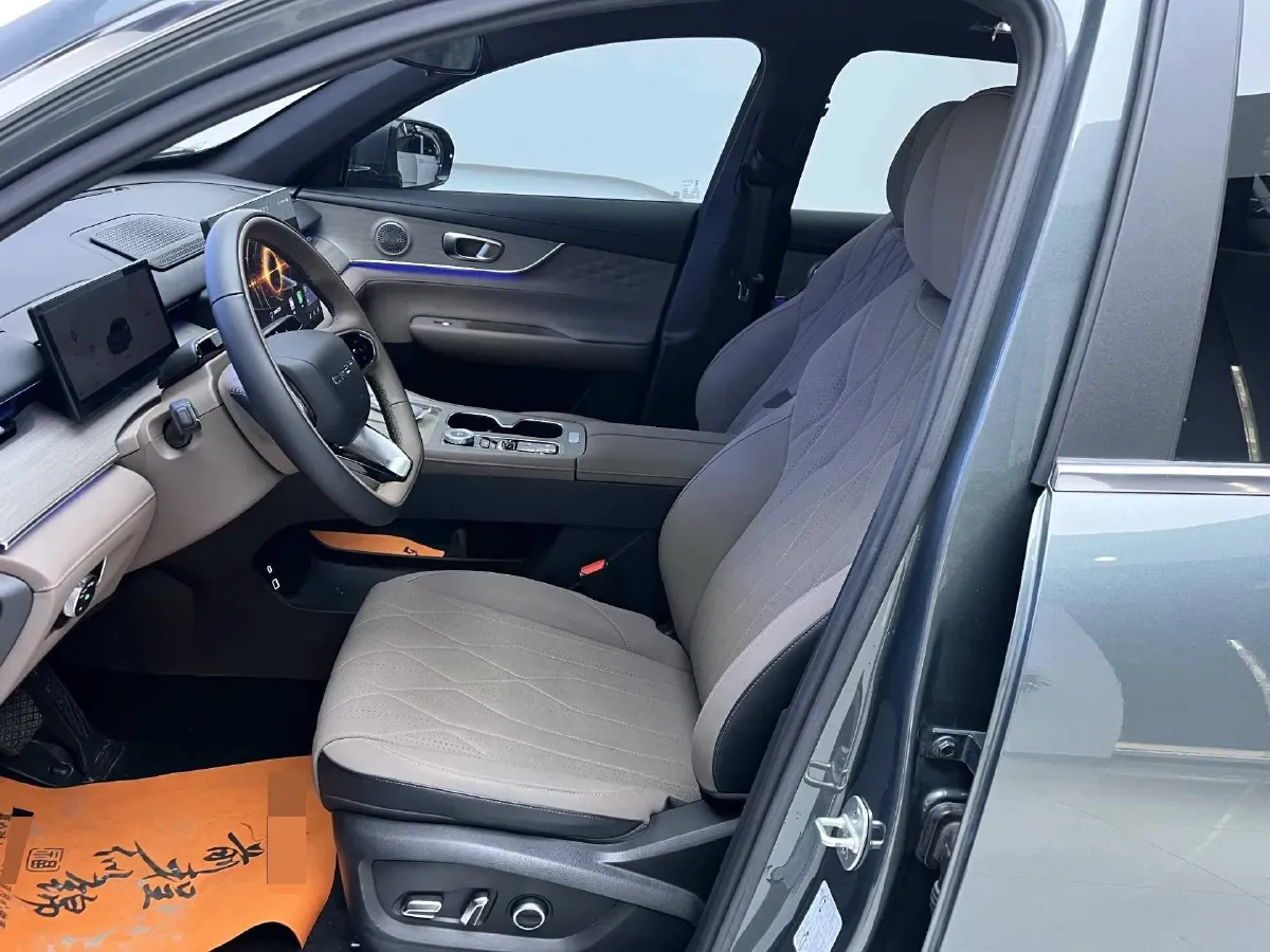 2025 Chery Tiggo 8 Plus 1.6T 197HP L4 7DCT,autocango,china used car exporter,china ev exporter,chinese used car exporter,chinese used ev exporter