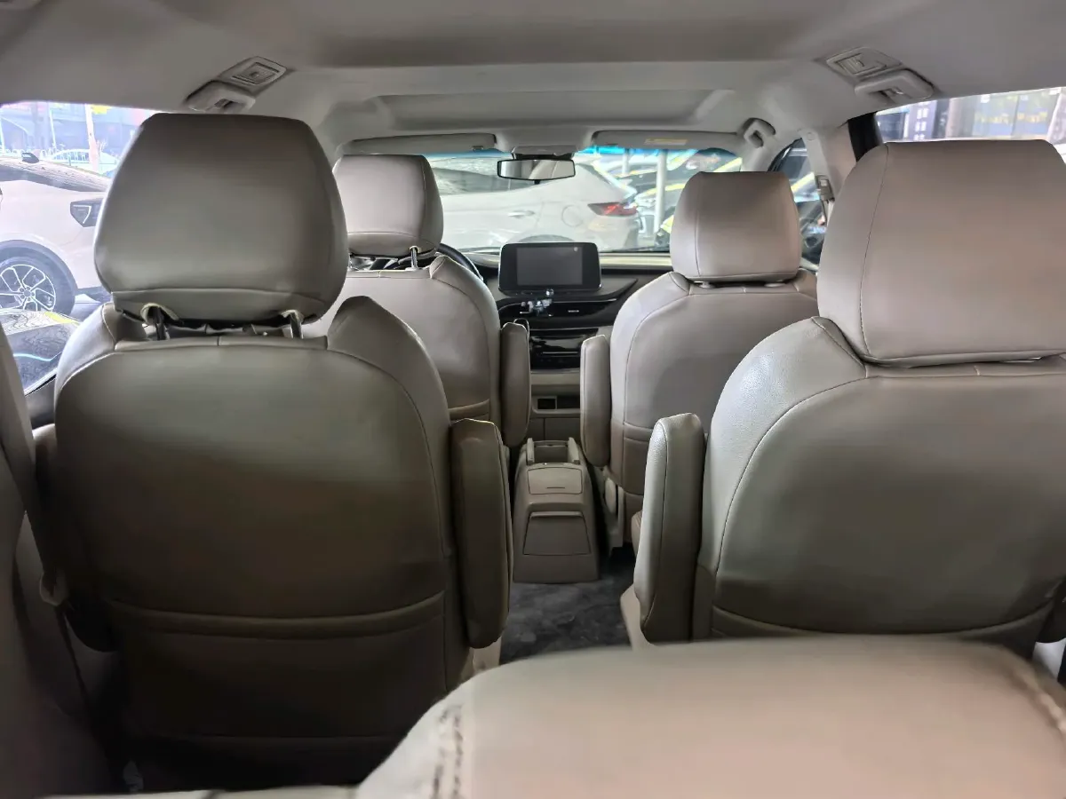 2022 Buick GL8 2.0T 237HP L4 9AT,autocango,china used car exporter,china ev exporter,chinese used car exporter,chinese used ev exporter