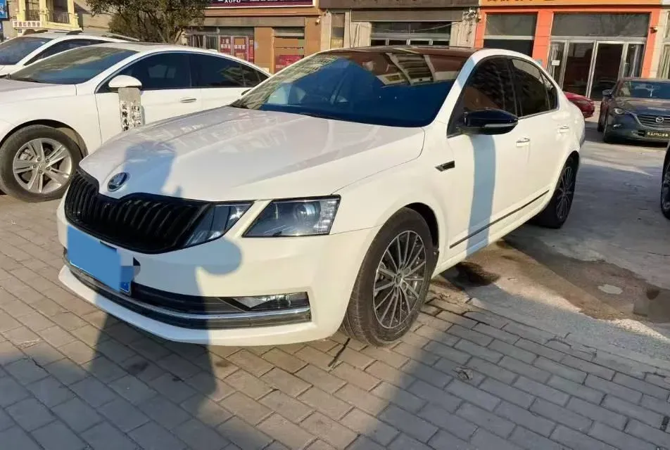 2019 Skoda Octavia 1.5L 116HP L4 6AT,autocango,china used car exporter,china ev exporter,chinese used car exporter,chinese used ev exporter