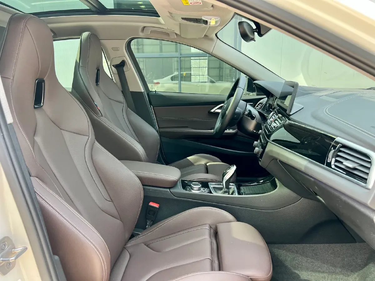 2022 BMW 1 Series 2.0T 192HP L4 7DCT,autocango,china used car exporter,china ev exporter,chinese used car exporter,chinese used ev exporter