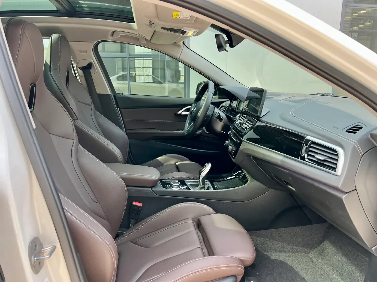 2022 BMW 1 Series 2.0T 192HP L4 7DCT,autocango,china used car exporter,china ev exporter,chinese used car exporter,chinese used ev exporter