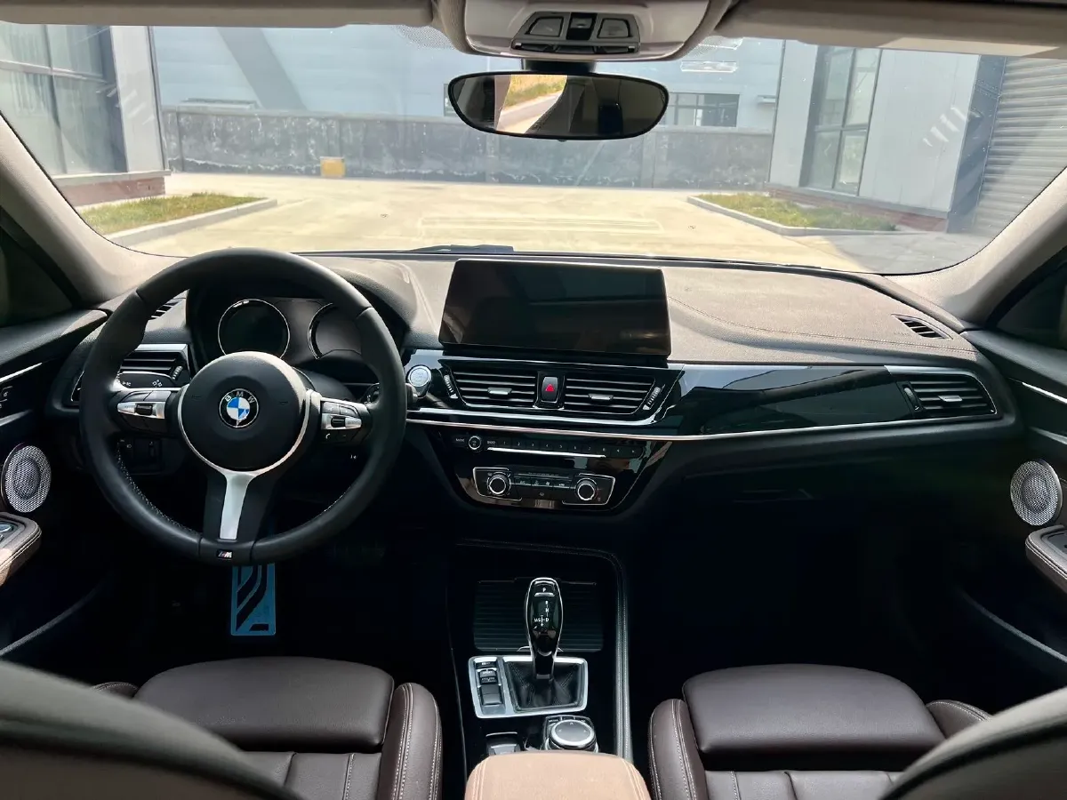 2022 BMW 1 Series 2.0T 192HP L4 7DCT,autocango,china used car exporter,china ev exporter,chinese used car exporter,chinese used ev exporter