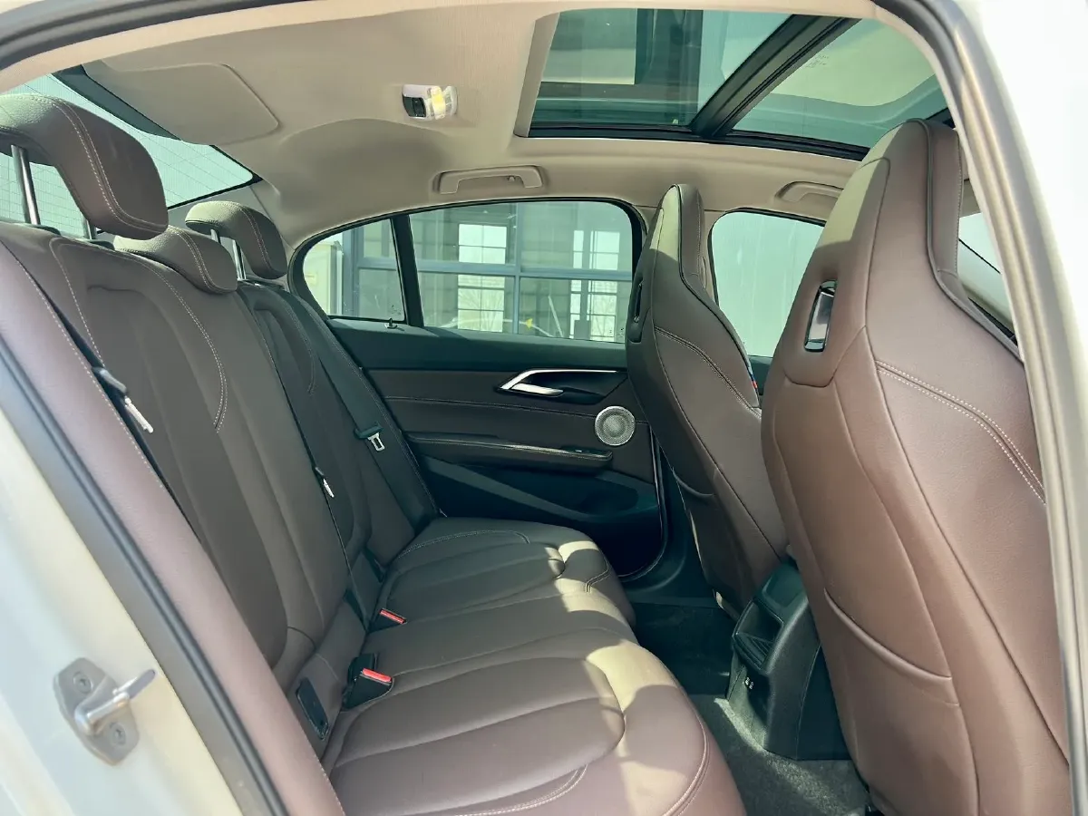 2022 BMW 1 Series 2.0T 192HP L4 7DCT,autocango,china used car exporter,china ev exporter,chinese used car exporter,chinese used ev exporter