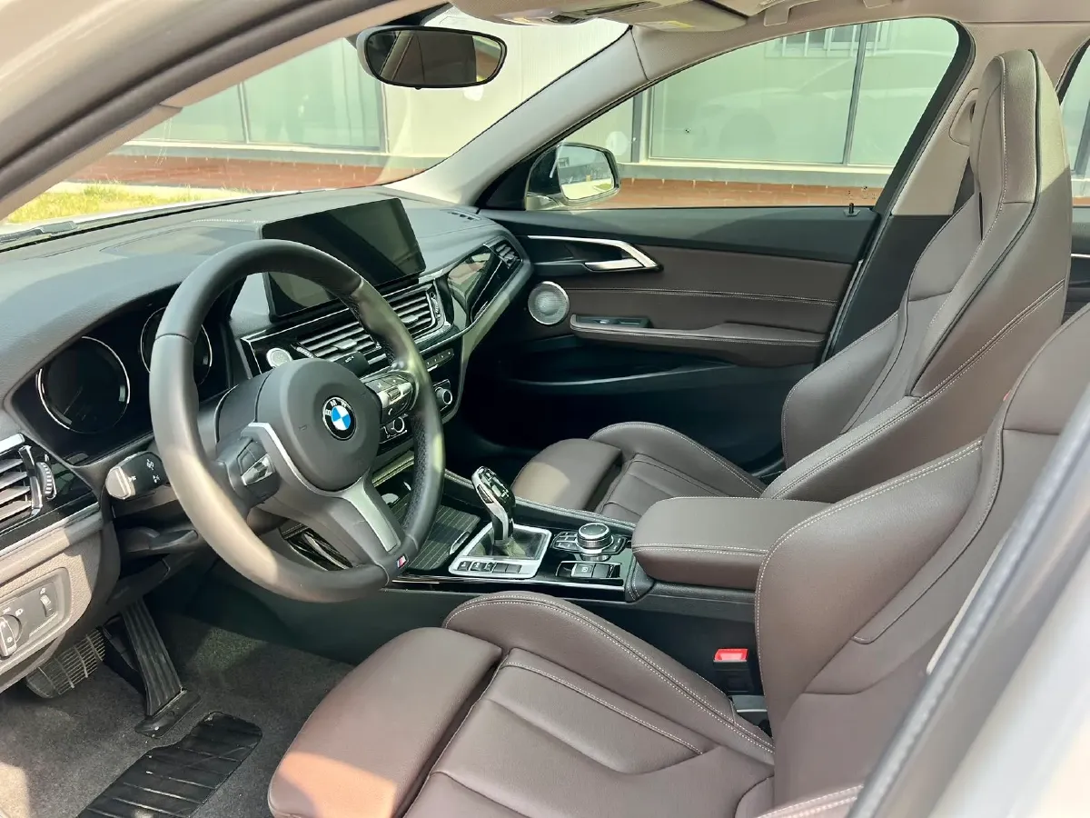 2022 BMW 1 Series 2.0T 192HP L4 7DCT,autocango,china used car exporter,china ev exporter,chinese used car exporter,chinese used ev exporter