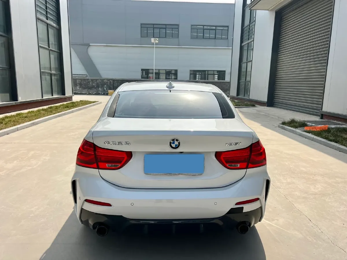 2022 BMW 1 Series 2.0T 192HP L4 7DCT,autocango,china used car exporter,china ev exporter,chinese used car exporter,chinese used ev exporter