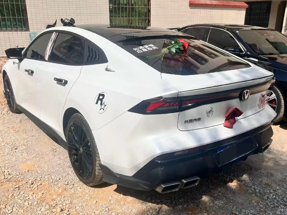 2024 ChangAn UNI-V 1.5T 188HP L4 7DCT,autocango,china used car exporter,china ev exporter,chinese used car exporter,chinese used ev exporter