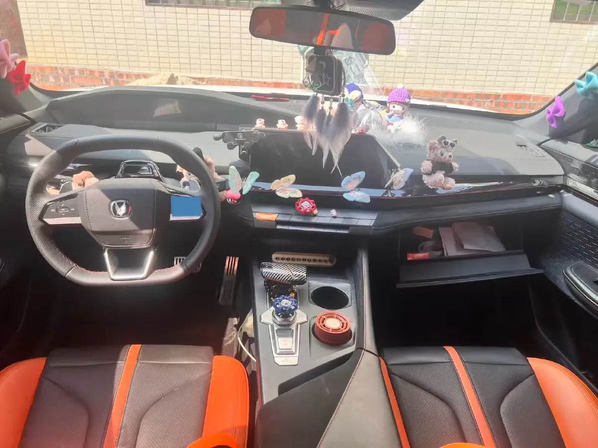 2024 ChangAn UNI-V 1.5T 188HP L4 7DCT,autocango,china used car exporter,china ev exporter,chinese used car exporter,chinese used ev exporter