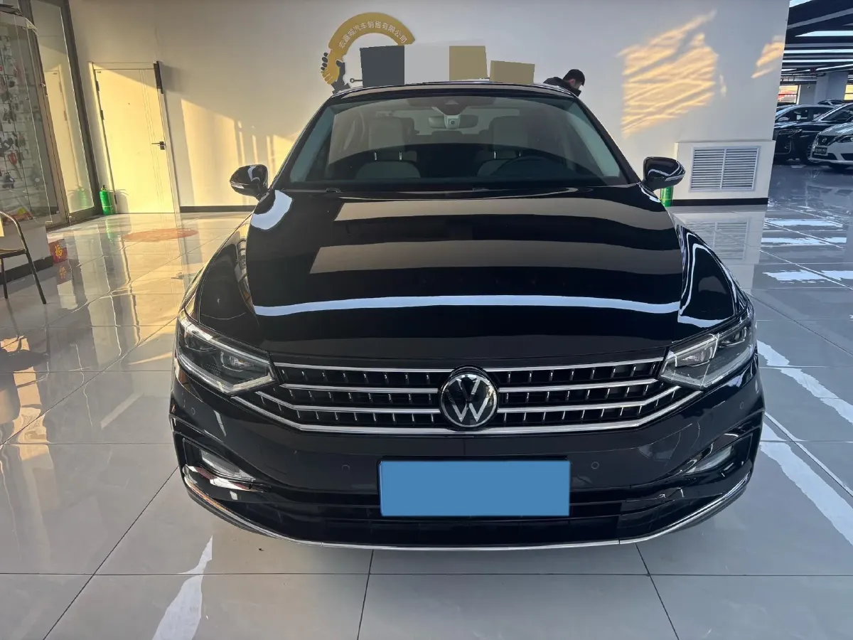 2023 Volkswagen Magotan 2.0T 186HP L4 7DCT,autocango,china used car exporter,china ev exporter,chinese used car exporter,chinese used ev exporter
