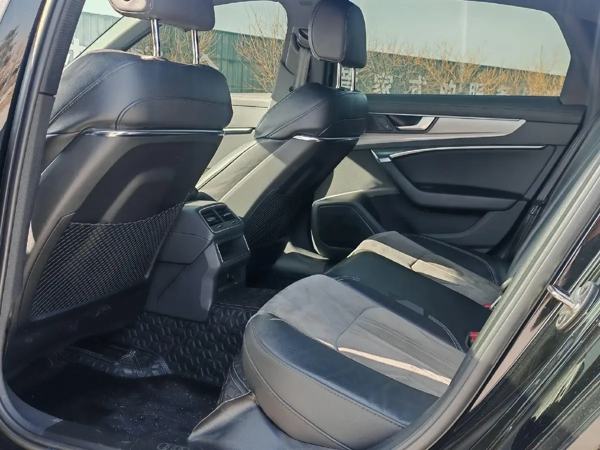 2022 Audi A6L 2.0T 190HP L4 7DCT,autocango,china used car exporter,china ev exporter,chinese used car exporter,chinese used ev exporter