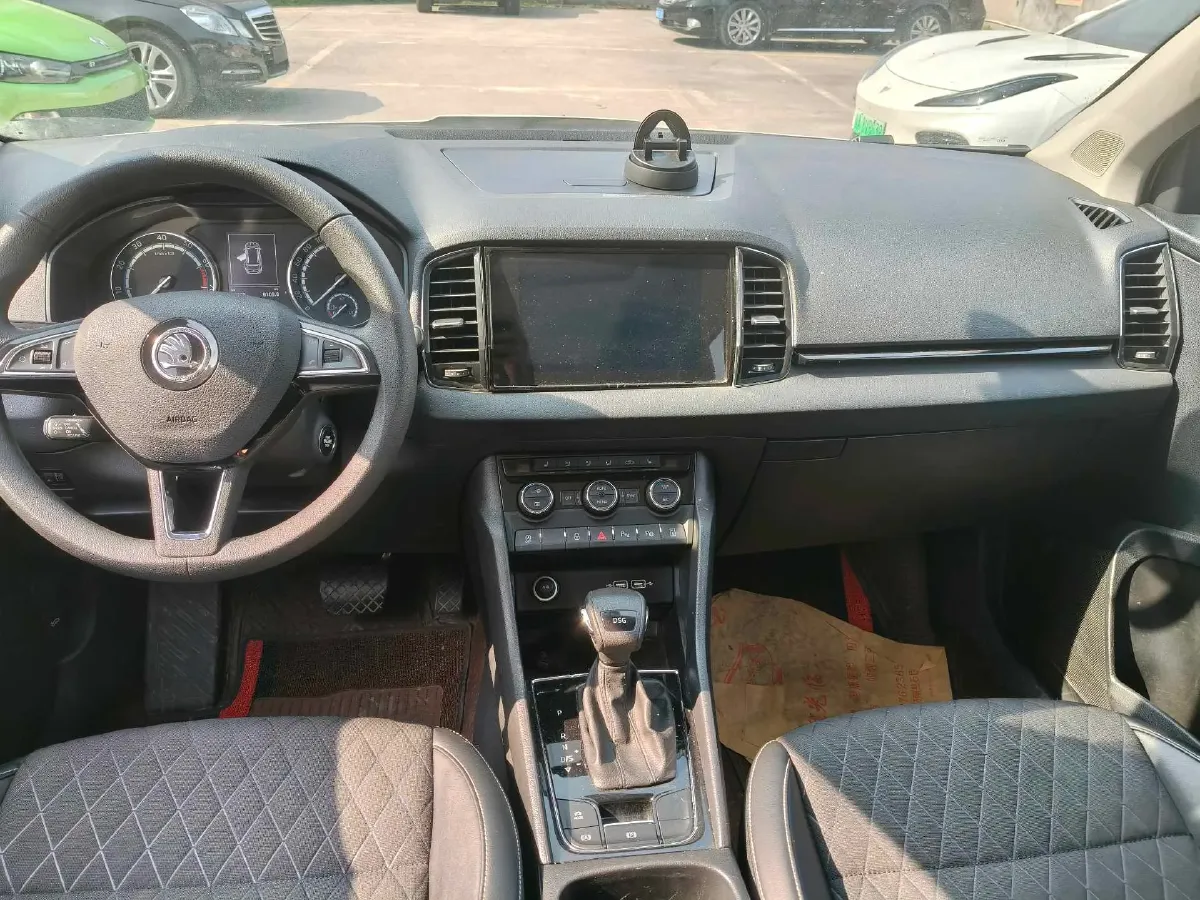 2020 Skoda Karoq 1.4T 150HP L4 7DCT,autocango,china used car exporter,china ev exporter,chinese used car exporter,chinese used ev exporter