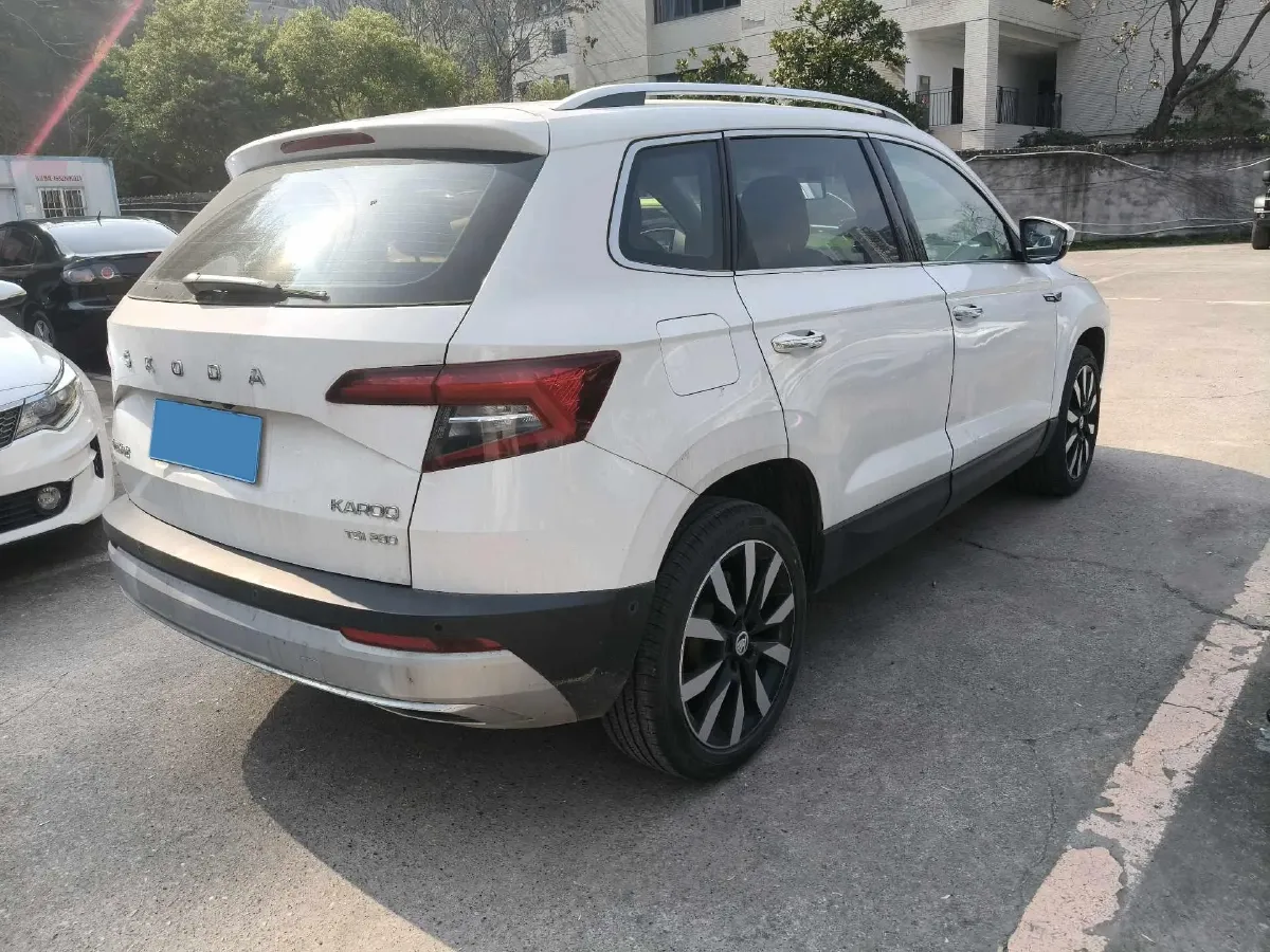 2020 Skoda Karoq 1.4T 150HP L4 7DCT,autocango,china used car exporter,china ev exporter,chinese used car exporter,chinese used ev exporter