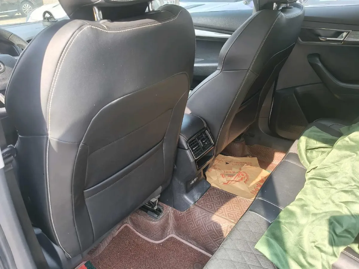 2020 Skoda Karoq 1.4T 150HP L4 7DCT,autocango,china used car exporter,china ev exporter,chinese used car exporter,chinese used ev exporter