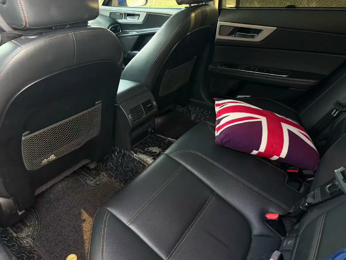 2019 Land Rover Discovery Sport 2.0T 200HP L4 9AT,autocango,china used car exporter,china ev exporter,chinese used car exporter,chinese used ev exporter