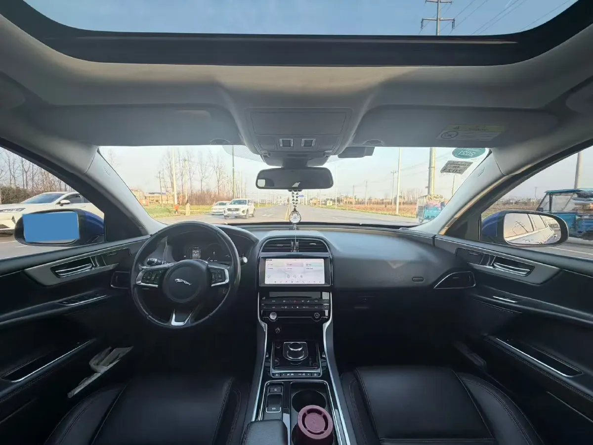 2019 Land Rover Discovery Sport 2.0T 200HP L4 9AT,autocango,china used car exporter,china ev exporter,chinese used car exporter,chinese used ev exporter