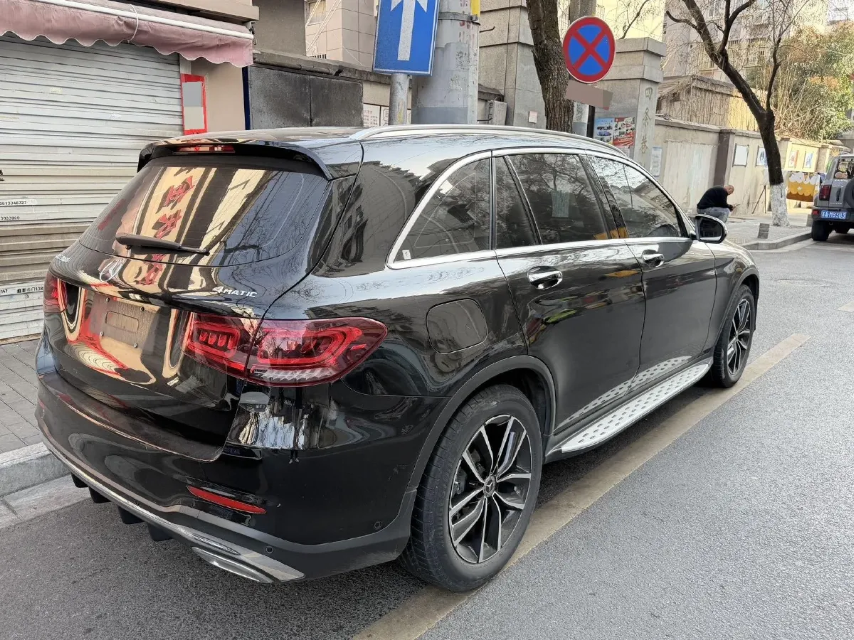 2021 Mercedes-Benz GLC Class 2.0T 197HP L4 9AT,autocango,china used car exporter,china ev exporter,chinese used car exporter,chinese used ev exporter