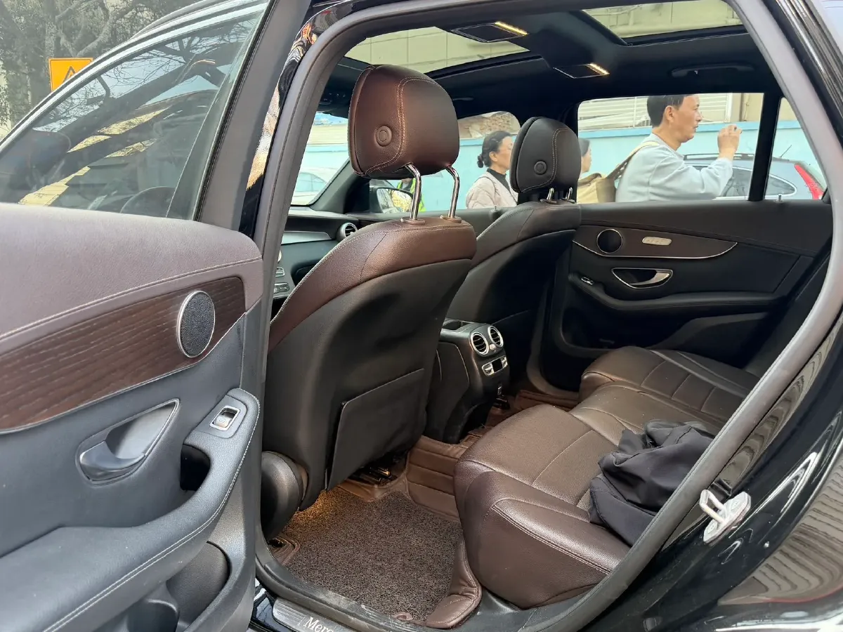 2021 Mercedes-Benz GLC Class 2.0T 197HP L4 9AT,autocango,china used car exporter,china ev exporter,chinese used car exporter,chinese used ev exporter