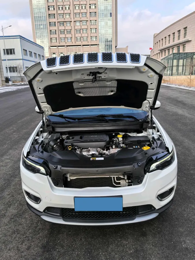 2019 Jeep Cherokee 2.0T 234HP L4 9AT,autocango,china used car exporter,china ev exporter,chinese used car exporter,chinese used ev exporter