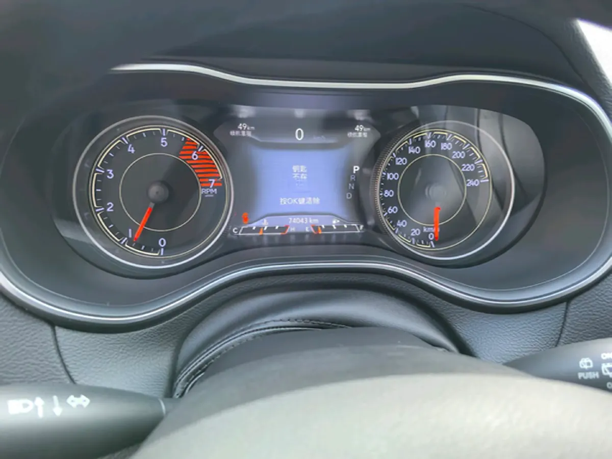 2019 Jeep Cherokee 2.0T 234HP L4 9AT,autocango,china used car exporter,china ev exporter,chinese used car exporter,chinese used ev exporter