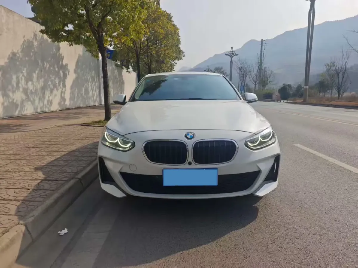 2020 BMW 1 Series 2.0T 192HP L4 7DCT,autocango,china used car exporter,china ev exporter,chinese used car exporter,chinese used ev exporter