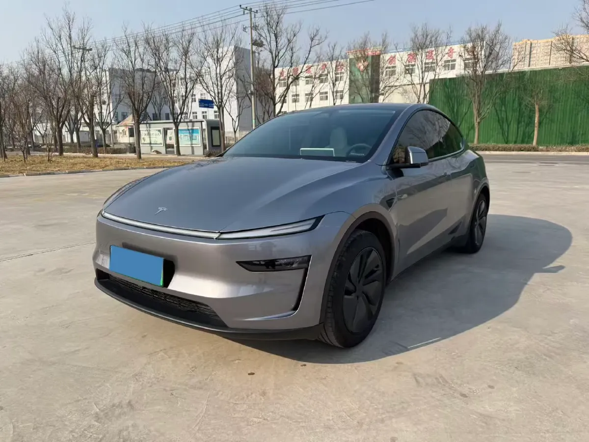 2025 Tesla Model Y BEV 62.5KWH,autocango,china used car exporter,china ev exporter,chinese used car exporter,chinese used ev exporter