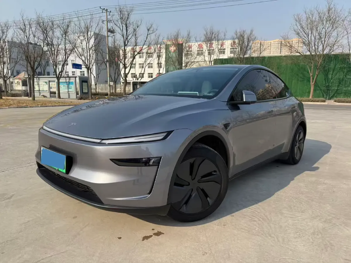 2025 Tesla Model Y BEV 62.5KWH,autocango,china used car exporter,china ev exporter,chinese used car exporter,chinese used ev exporter