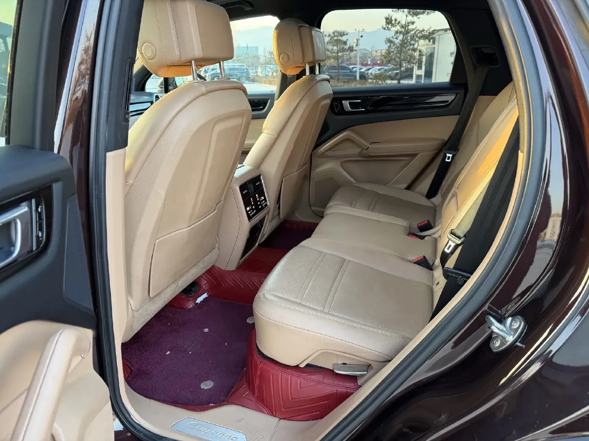 2019 Porsche Cayenne 2.0T 252HP L4 8AT PHEV 14.1KWH,autocango,china used car exporter,china ev exporter,chinese used car exporter,chinese used ev exporter