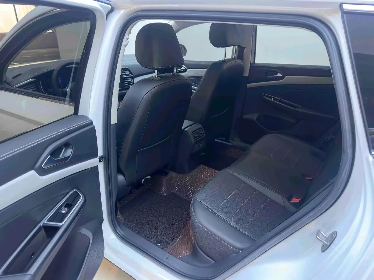 2022 Jetta VS7 1.4T 150HP L4 6AT,autocango,china used car exporter,china ev exporter,chinese used car exporter,chinese used ev exporter