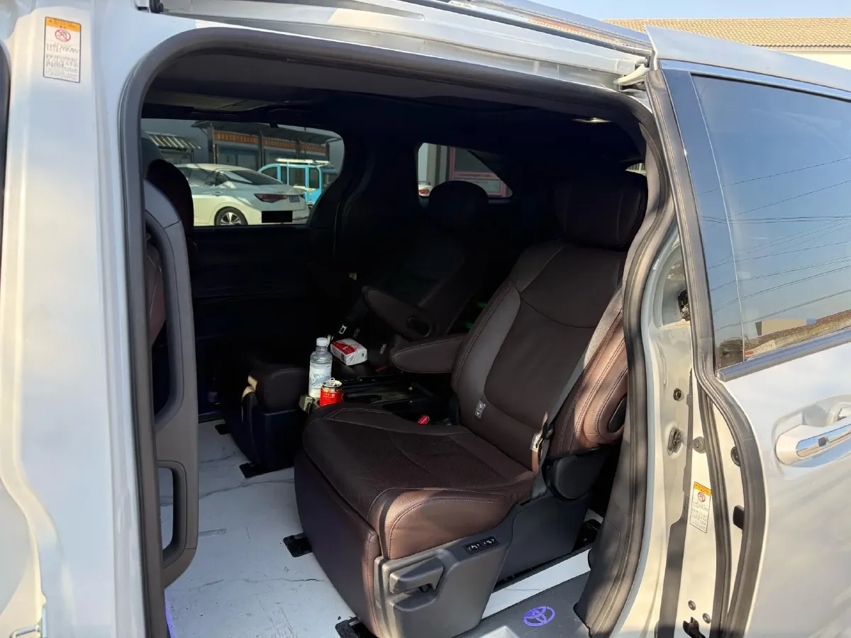 2021 Toyota Sienna 2.5L 192HP L4 E-CVT Hybrid,autocango,china used car exporter,china ev exporter,chinese used car exporter,chinese used ev exporter