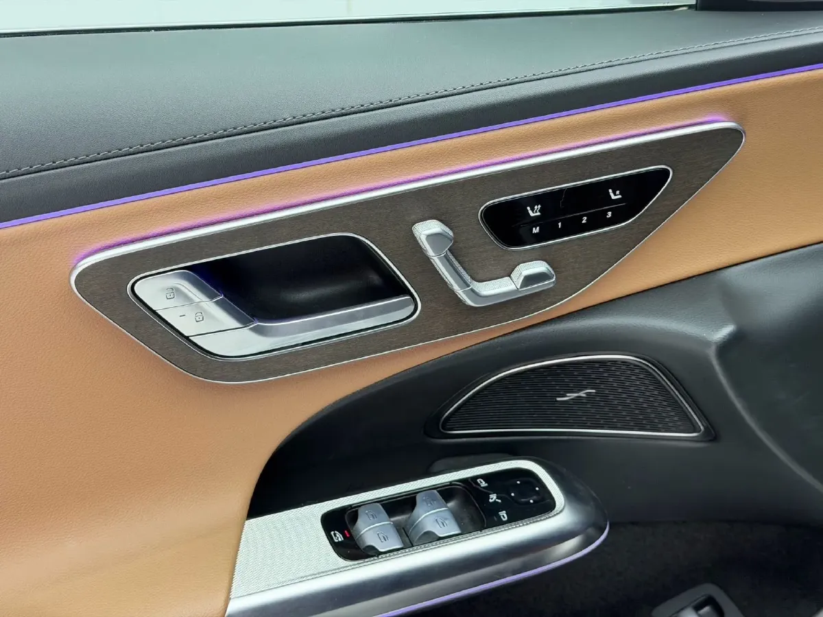 2024 Mercedes-Benz E Class 2.0T 204HP L4 9AT PHEV 25.4KWH,autocango,china used car exporter,china ev exporter,chinese used car exporter,chinese used ev exporter