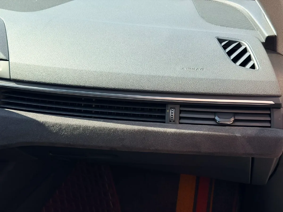 2022 Audi A4L 2.0T 190HP L4 7DCT,autocango,china used car exporter,china ev exporter,chinese used car exporter,chinese used ev exporter