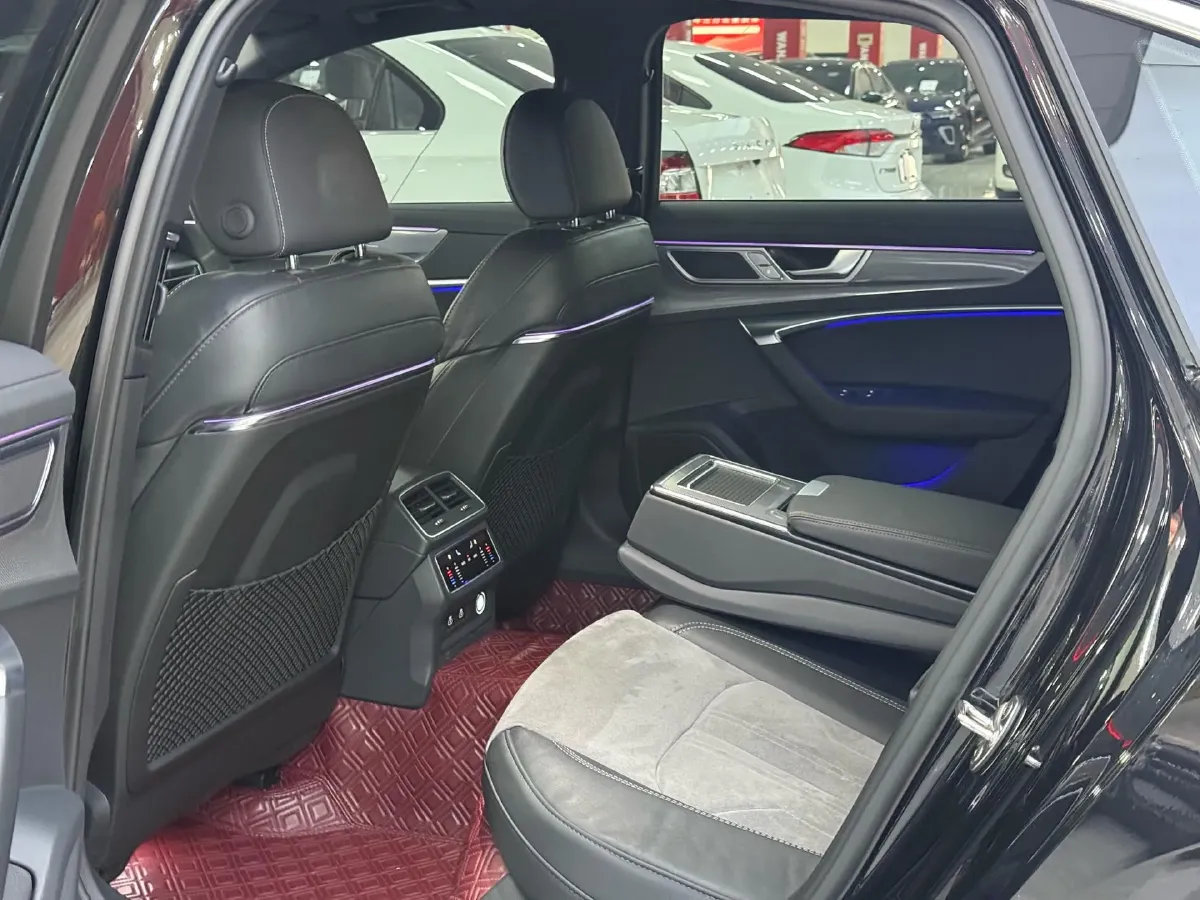 2023 Audi A6L 2.0T 245HP L4 7DCT,autocango,china used car exporter,china ev exporter,chinese used car exporter,chinese used ev exporter