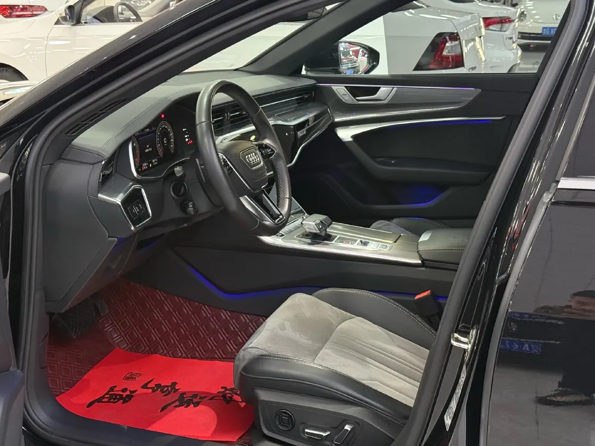 2023 Audi A6L 2.0T 245HP L4 7DCT,autocango,china used car exporter,china ev exporter,chinese used car exporter,chinese used ev exporter