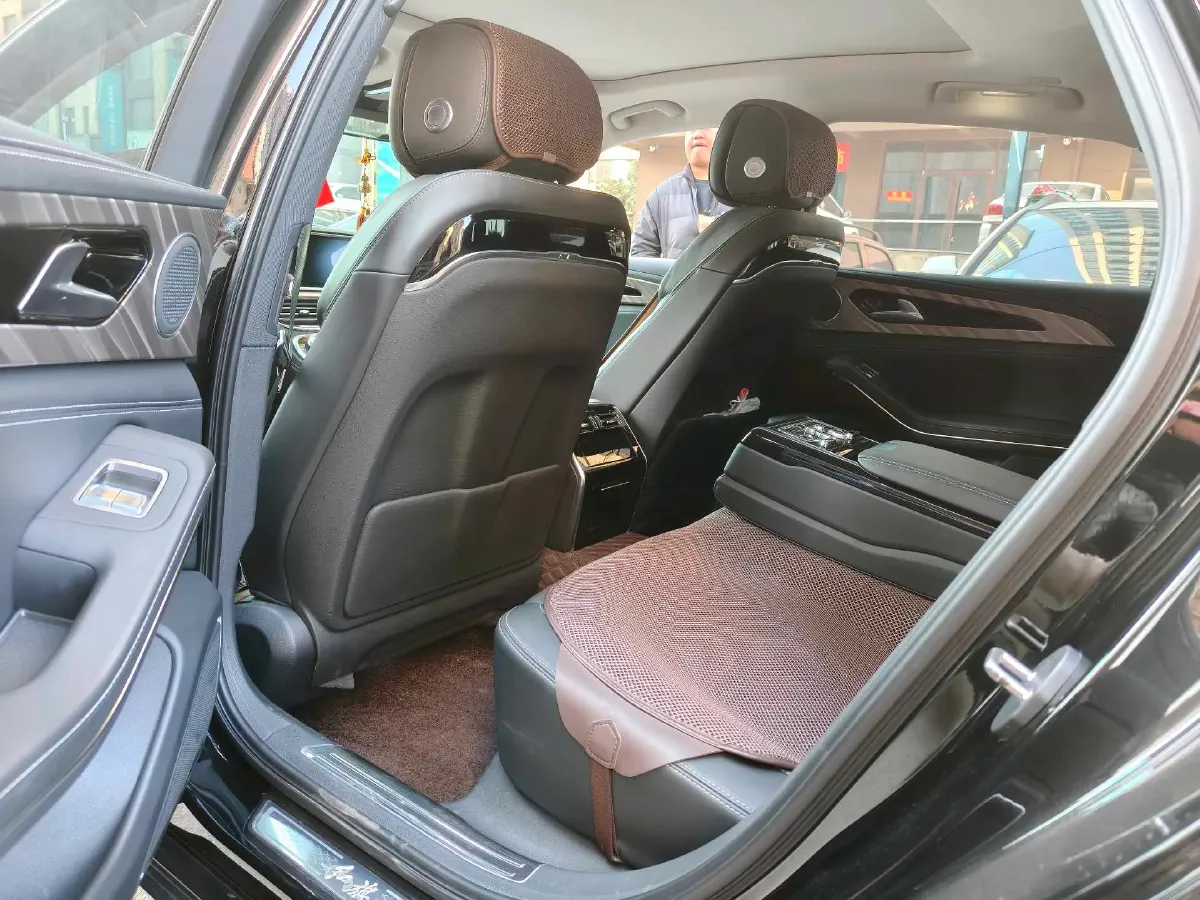 2020 HongQi H9 2.0T 252HP L4 7DCT,autocango,china used car exporter,china ev exporter,chinese used car exporter,chinese used ev exporter