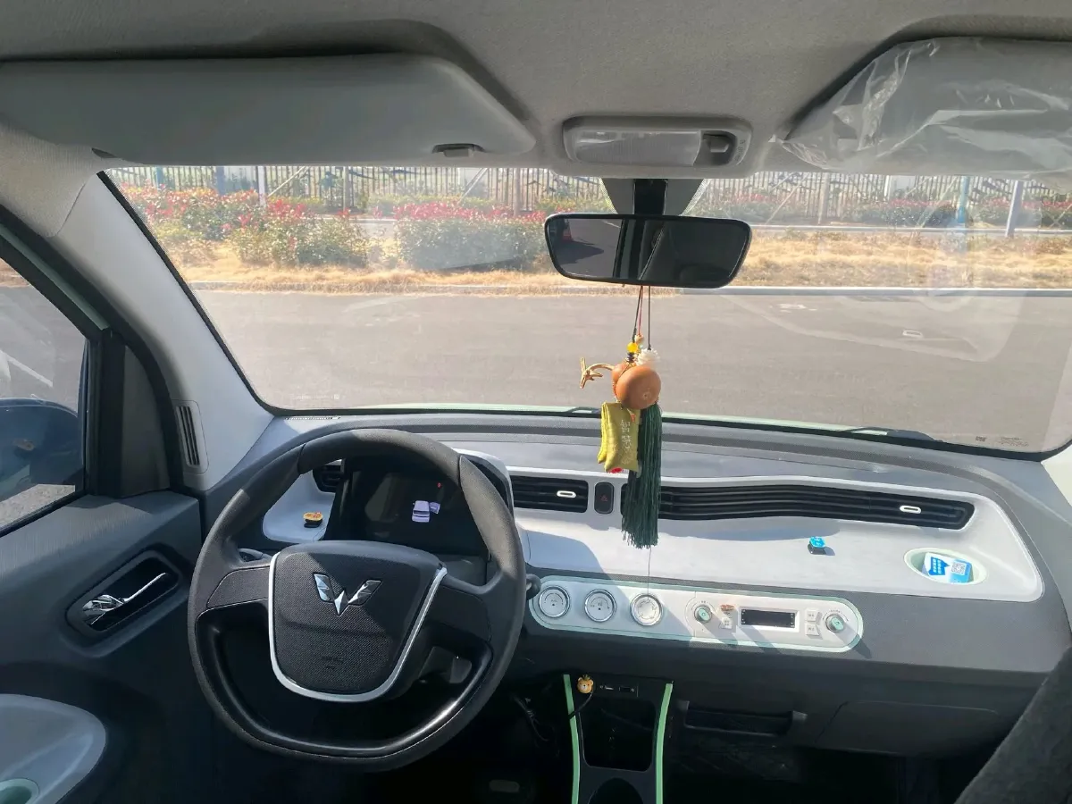 2020 WuLing HongGuang MINI EV BEV 9KWH,autocango,china used car exporter,china ev exporter,chinese used car exporter,chinese used ev exporter