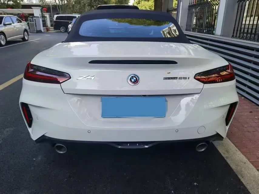 2022 BMW Z4 2.0T 197HP L4 8AT,autocango,china used car exporter,china ev exporter,chinese used car exporter,chinese used ev exporter