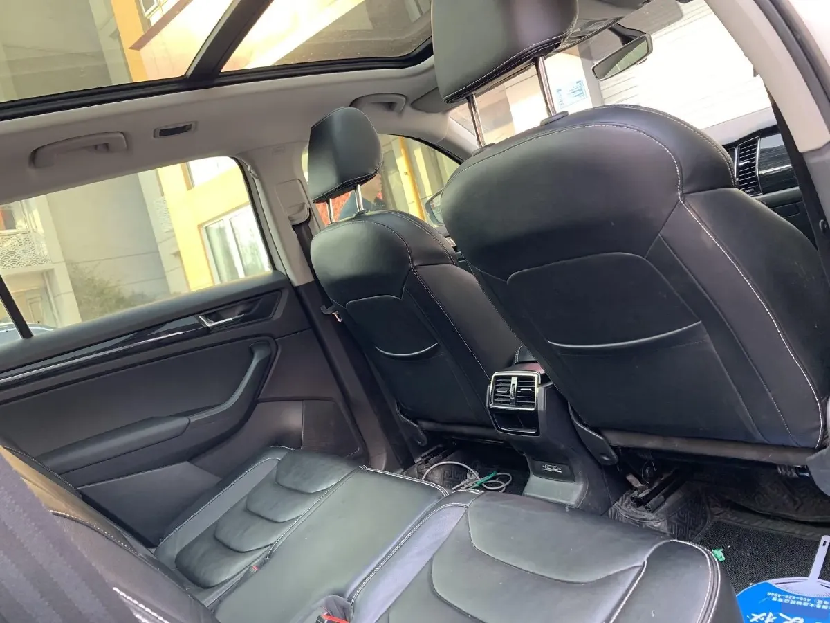 2017 Skoda Kodiak 1.8T 180HP L4 7DCT,autocango,china used car exporter,china ev exporter,chinese used car exporter,chinese used ev exporter