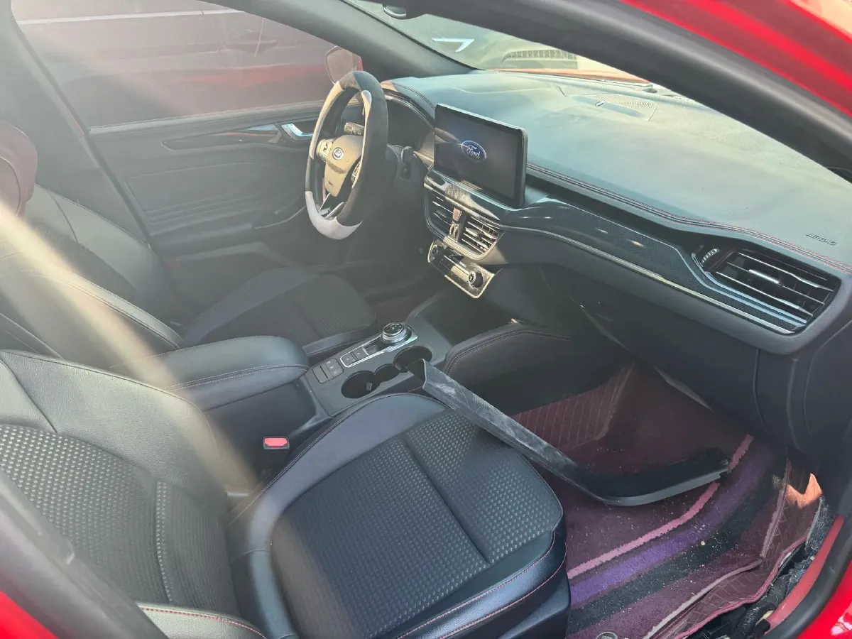 2021 Ford Focus 1.5T 174HP L3 8AT,autocango,china used car exporter,china ev exporter,chinese used car exporter,chinese used ev exporter