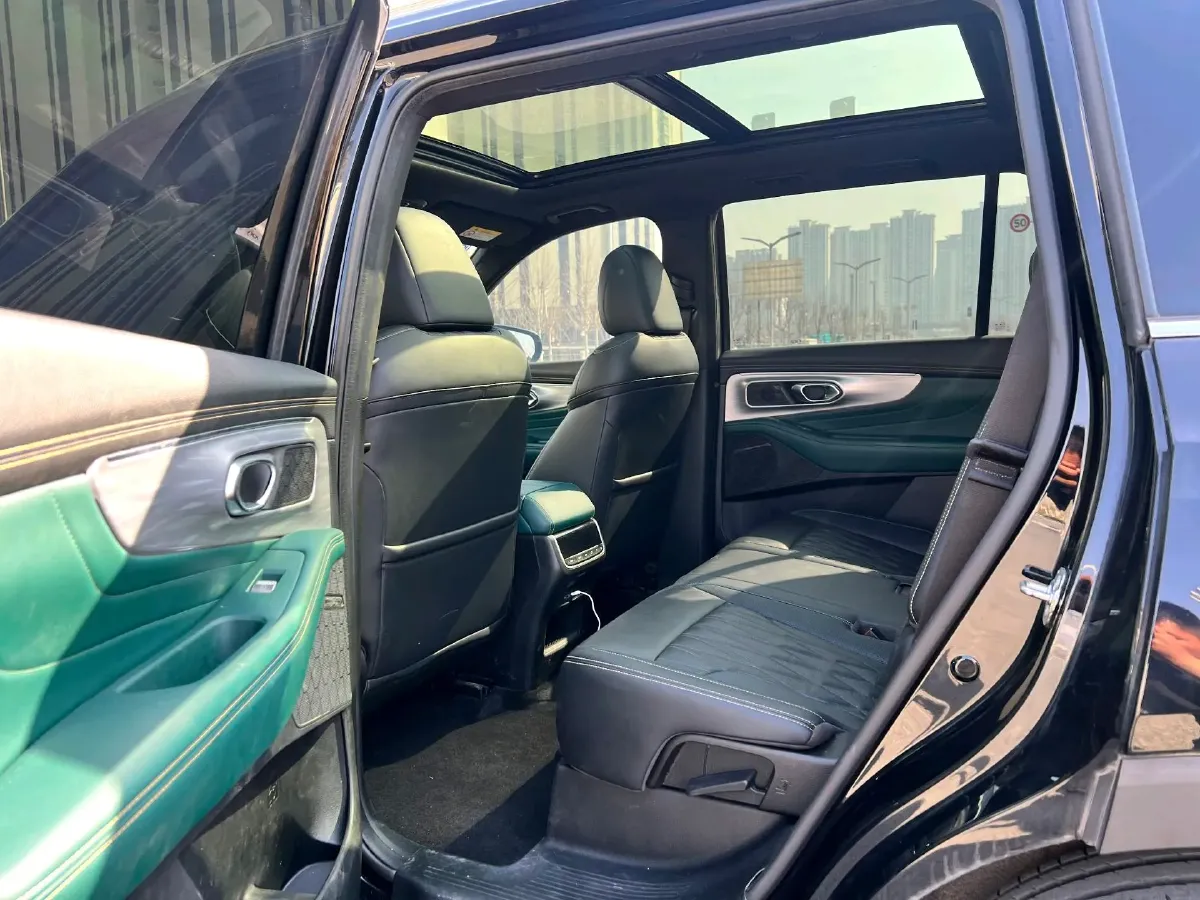 2022 GAC Trumpchi GS8 2.0T 252HP L4 8AT,autocango,china used car exporter,china ev exporter,chinese used car exporter,chinese used ev exporter