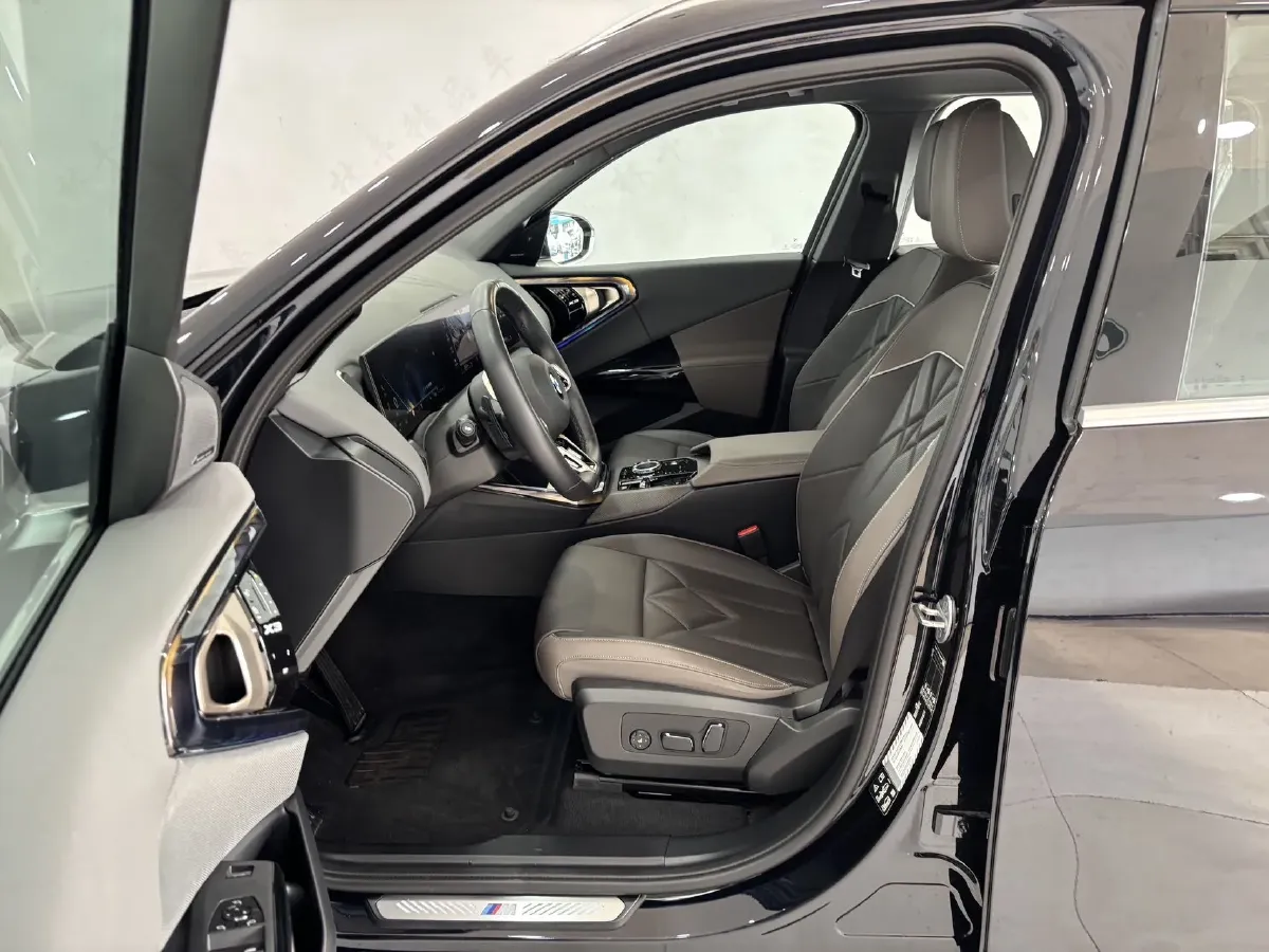 2025 BMW X3 2.0T 258HP L4 8AT,autocango,china used car exporter,china ev exporter,chinese used car exporter,chinese used ev exporter